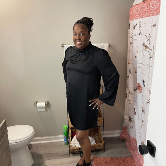 Meet your Posher, Cynthia - Picture 1 of 1